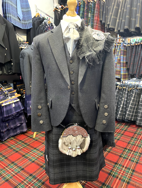 Gray tweed jacket with gray highlander tartan | Erderslie